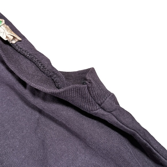 Vintage Black and Red Graphic Tee - Picture 7 of 10